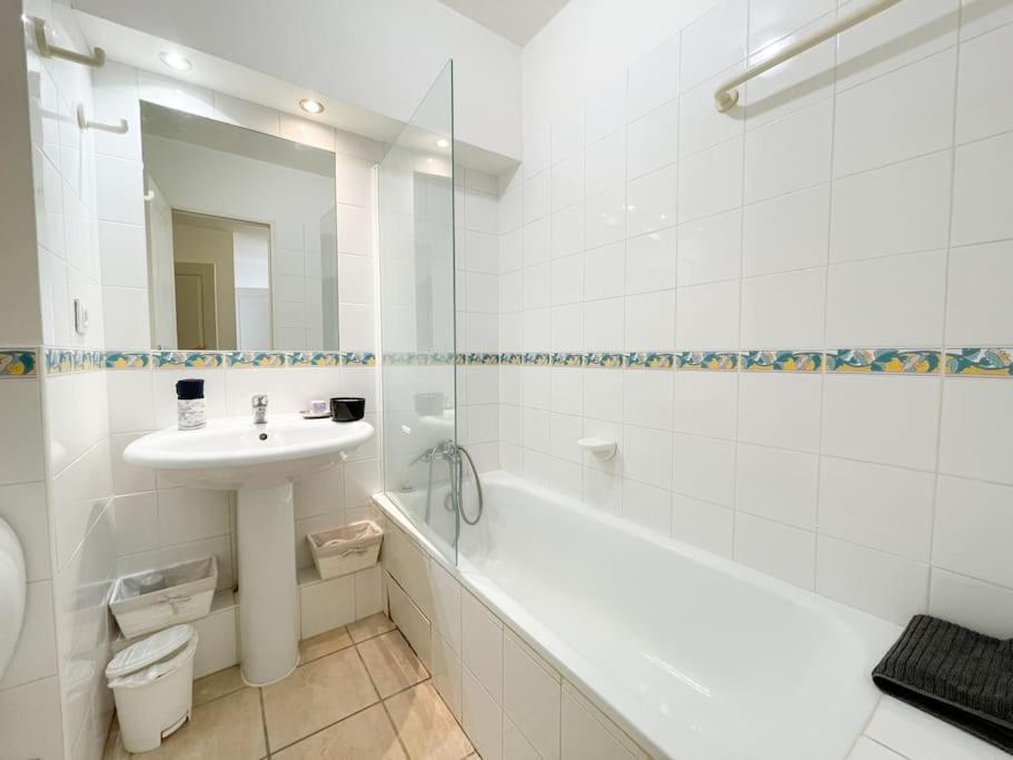 Palais Josephine Apartment โบโซเลย ภายนอก รูปภาพ